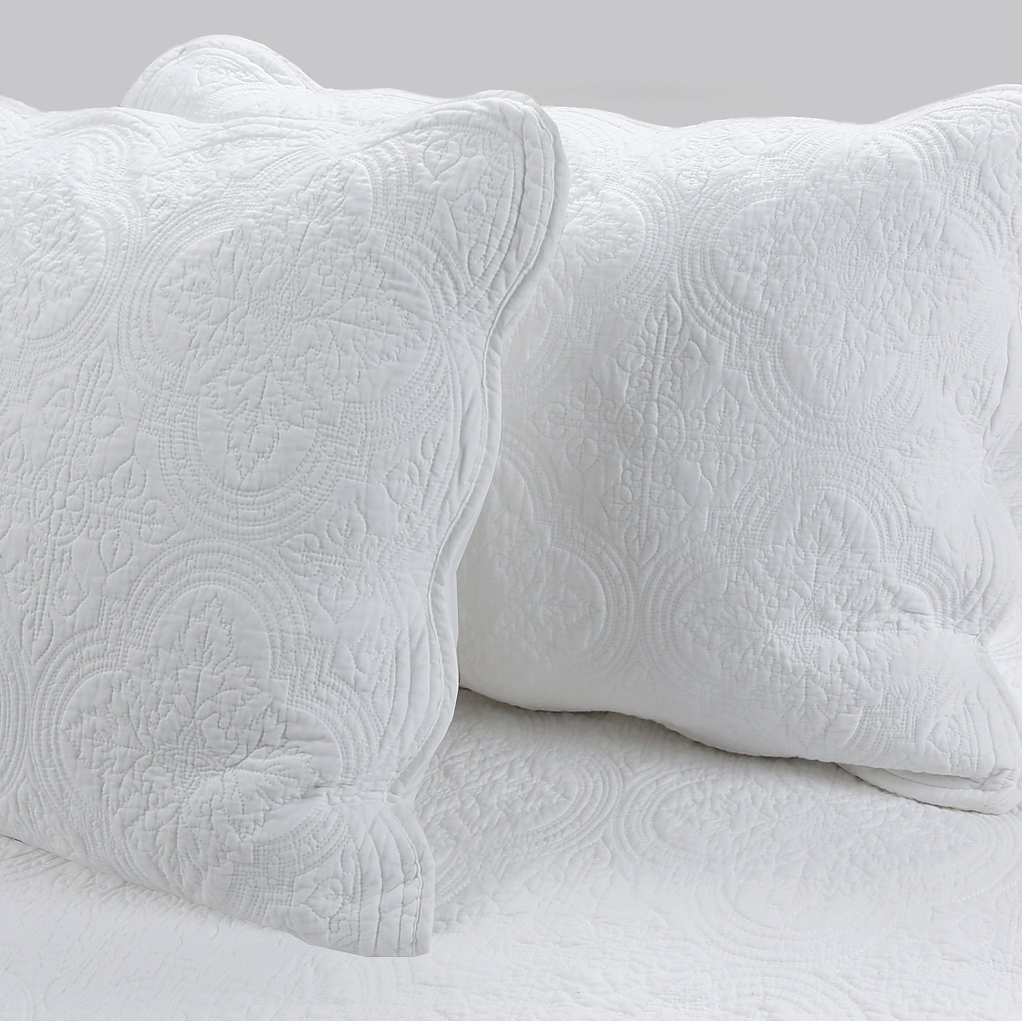 Serenity White Victorian Scalloped Medallion Floral Pure Solid Cotton Reversible Quilt Bedding Set