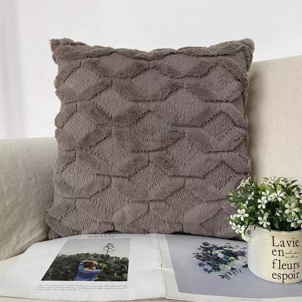 Elegant Plush Pillow Cover Geometric Soft Plush Short Wool Velvet Decorative Throw Pillow Covers Luxury Style Cushion Case Pillow Decorative Throw Pillow Case Soft Cozy Bed Cushion Cover Faux Fur Home Decor
